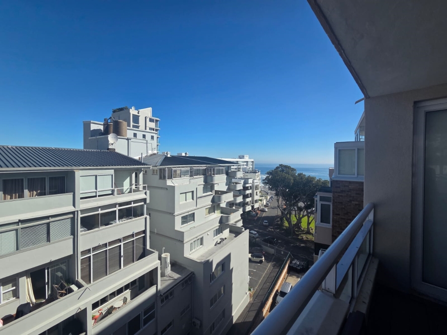 To Let 2 Bedroom Property for Rent in Sea Point Western Cape